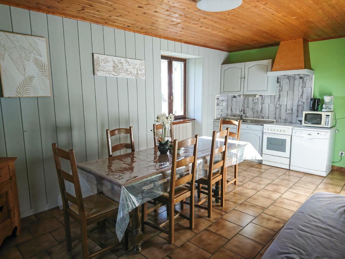 gite de 6 à 8 personnes la faviere Billecul Esterno foto